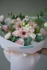 Букет міксований з герберами та діантусом - Зображення 3