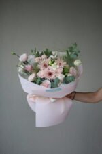 Букет міксований з герберами та діантусом - Зображення 2