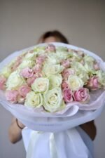 Монобукет із 51 троянді сорту атена та пінк атена - Image 4