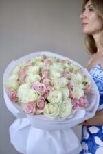 Монобукет із 51 троянді сорту атена та пінк атена - Image 3