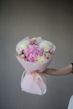 Букет з рожевої гортензії,  троянд Мондіаль та еустоми - Зображення 2