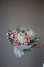 Букет з білою гортензією, трояндами Пінк мондіаль та антуріумом - Зображення 2