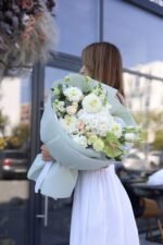 Мікс із гортензії, жоржин та троянд в зелених кольорах - Image 4