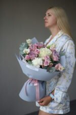 Міксований букет-комплімент в фіолетових колоьорах з Меморі