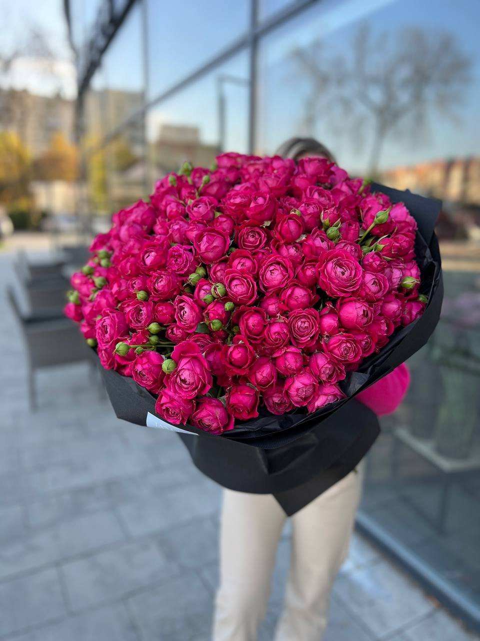 2024-11-01 14.59.13 Великий букет з піоновидних троянд Марвеловз баблз - Зображення 1