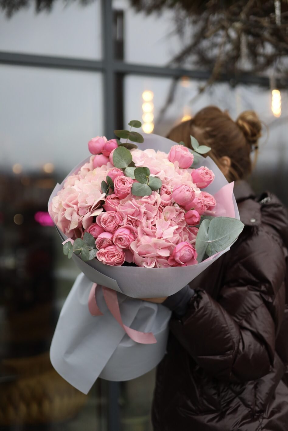 IMG_8177 Ніжне поєднання рожевих гортензій та рожевих піоновидних троянд Сільва пінк - Зображення 1