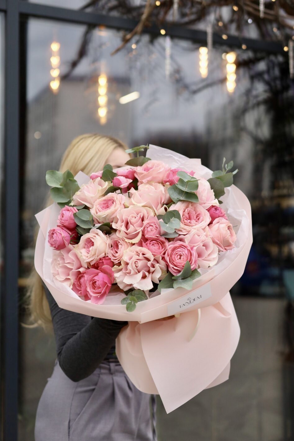 IMG_0356 Розкішний рожевий мікс із піоновидних троянд Сільва пінк - Image 1