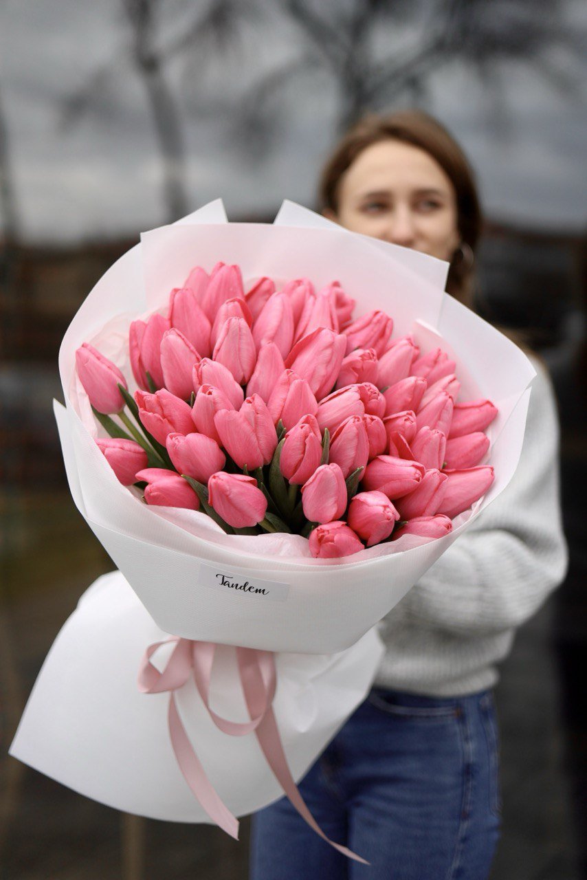 photo_2025-03-03 21.20.37 51 яскраво-рожевий тюльпанів - Зображення 1