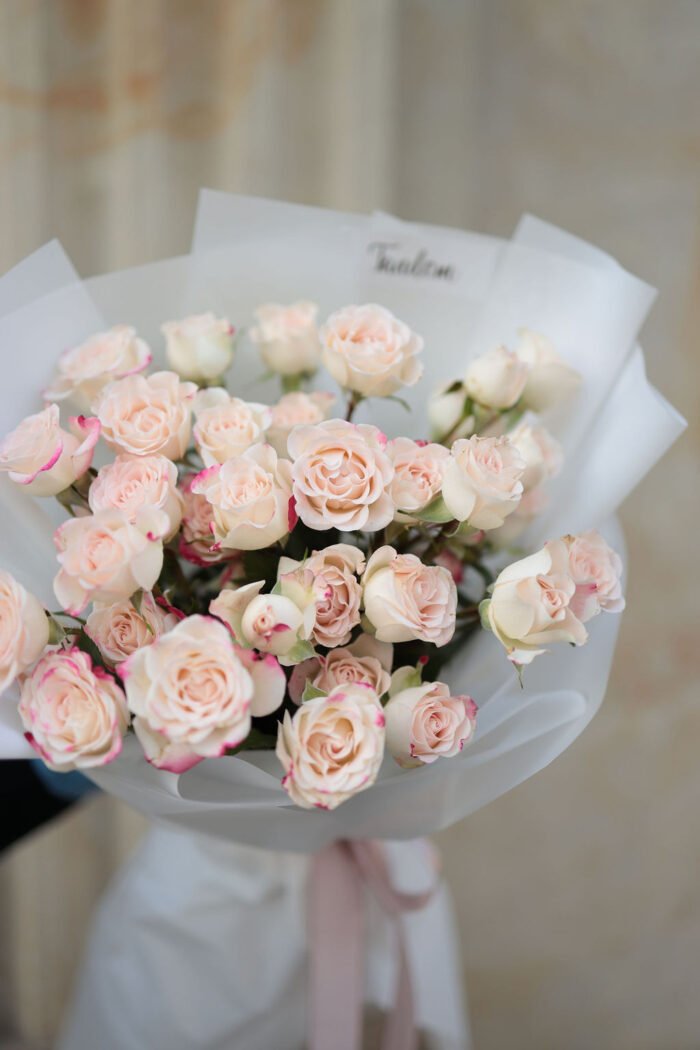 Complimentary bouquet of bush roses Sophie 2 Tandem GREEN SHOP