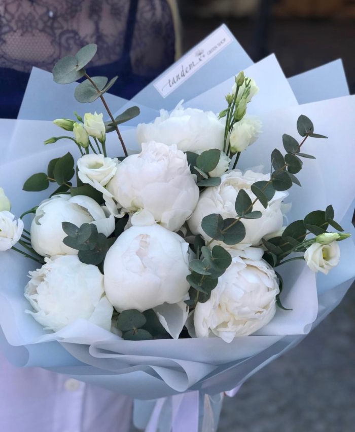 Монобукет з білих піонів - Зображення 1