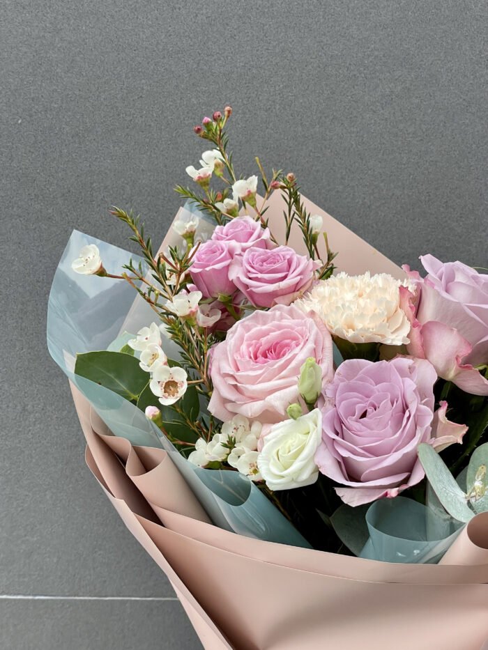 Lavender-powder bouquet with Memory roses, dianthus, eustoma and eucalyptus 2 Tandem GREEN SHOP