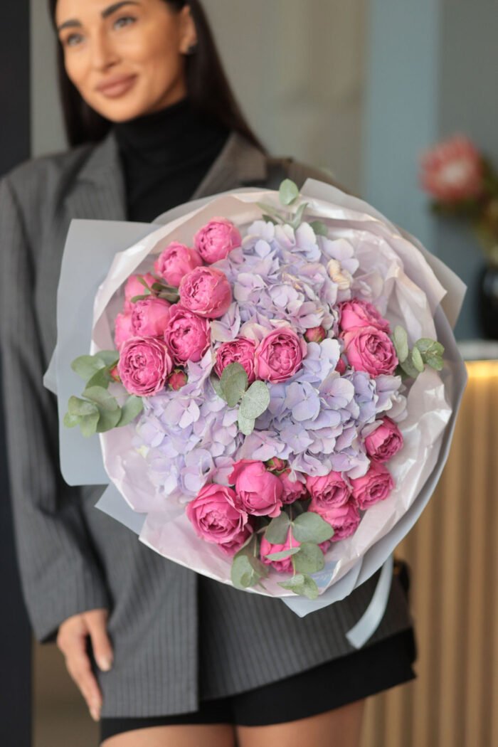 Bouquet with hydrangea and peony roses Misty Bubbles 4 Tandem GREEN SHOP