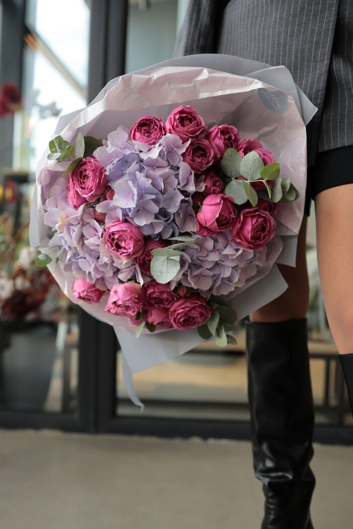 Bouquet with hydrangea and peony roses Misty Bubbles 2 Tandem GREEN SHOP