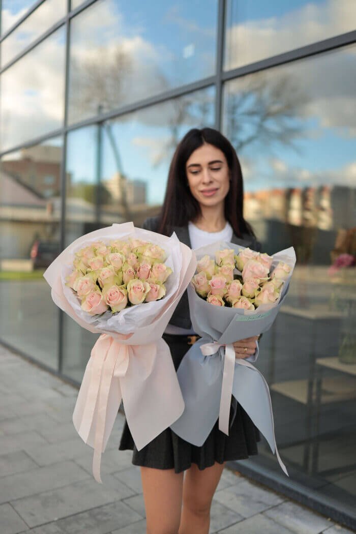 Bouquet of 21 pink roses Athena 1 Tandem GREEN SHOP
