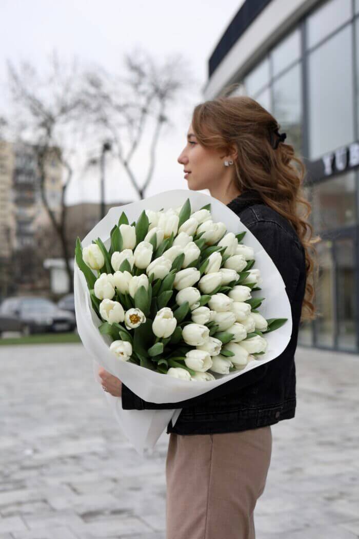 Букет з 51 білого тюльпана 5 Tandem GREEN SHOP