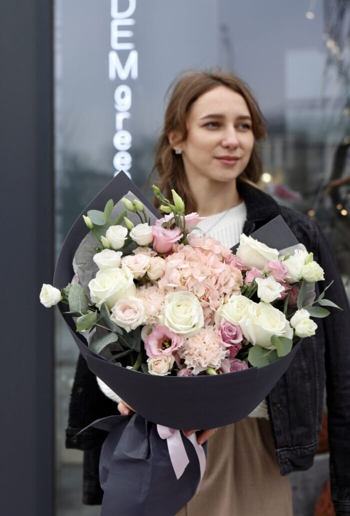 Букет з гортензією, еустомою та трояндами 1 Tandem GREEN SHOP