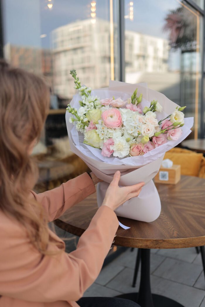 Mixed bouquet with hydrangea, ranunculus and roses 2 Tandem GREEN SHOP