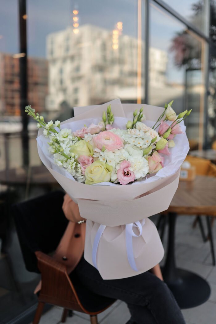Mixed bouquet with hydrangea, ranunculus and roses 1 Tandem GREEN SHOP