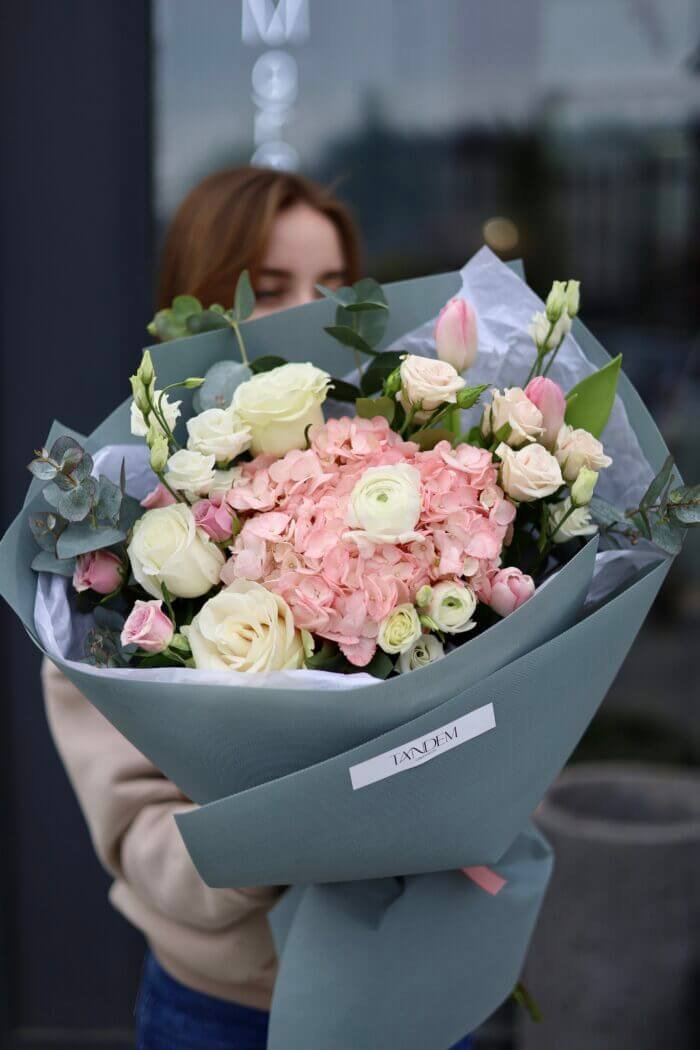 Букет з гортензією та трояндами 1 Tandem GREEN SHOP