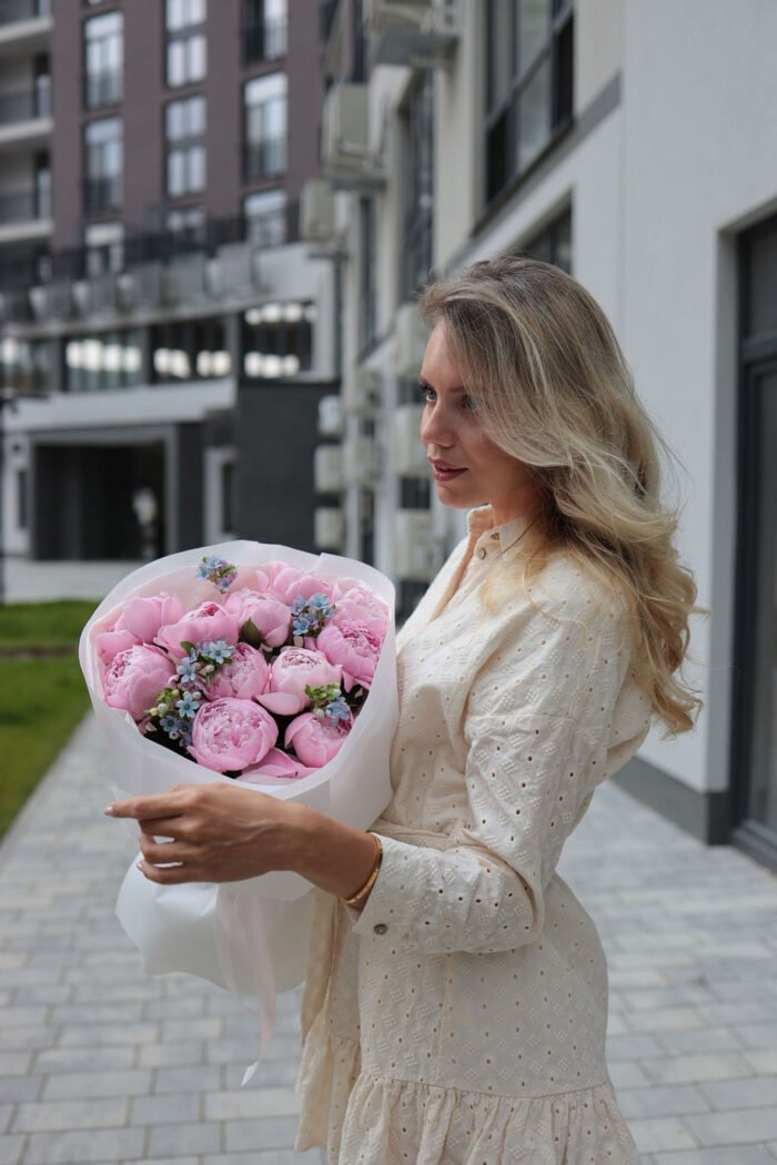 Букет з піонами Сара Бернард та оксіпеталумом - Image 3