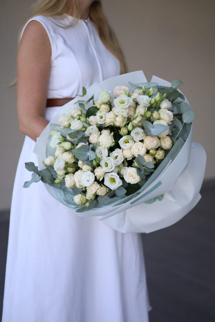 Букет з кущових троянд бомбастик та еустоми 1 Tandem GREEN SHOP