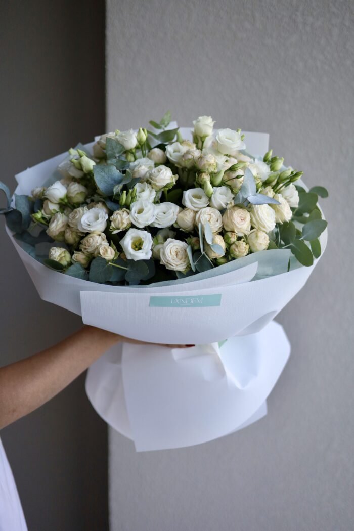 Букет з кущових троянд бомбастик та еустоми 2 Tandem GREEN SHOP