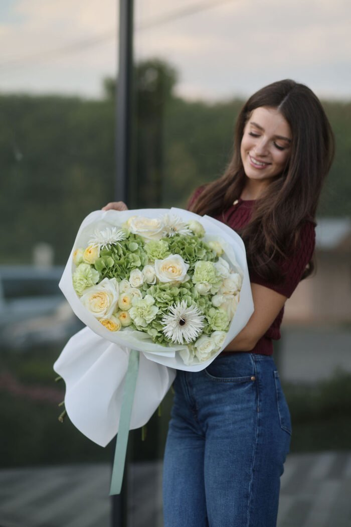 Біло-зелений мікс із гортензіями та трояндами 3 Tandem GREEN SHOP