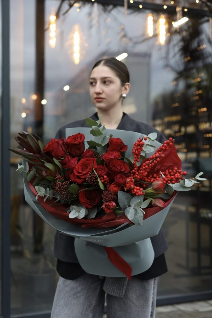 Насичений червоний мікс з трояндами Експлорер 1 Tandem GREEN SHOP