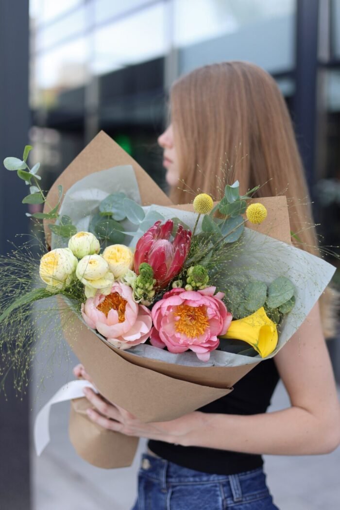 Літній мікс з піоном у крафті 1 Tandem GREEN SHOP