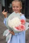Букет із гортензією та жоржинами