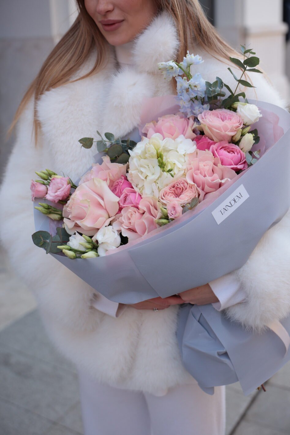 IMG_3832 Ніжний букет з гортензією та піоновидними трояндами - Image 1