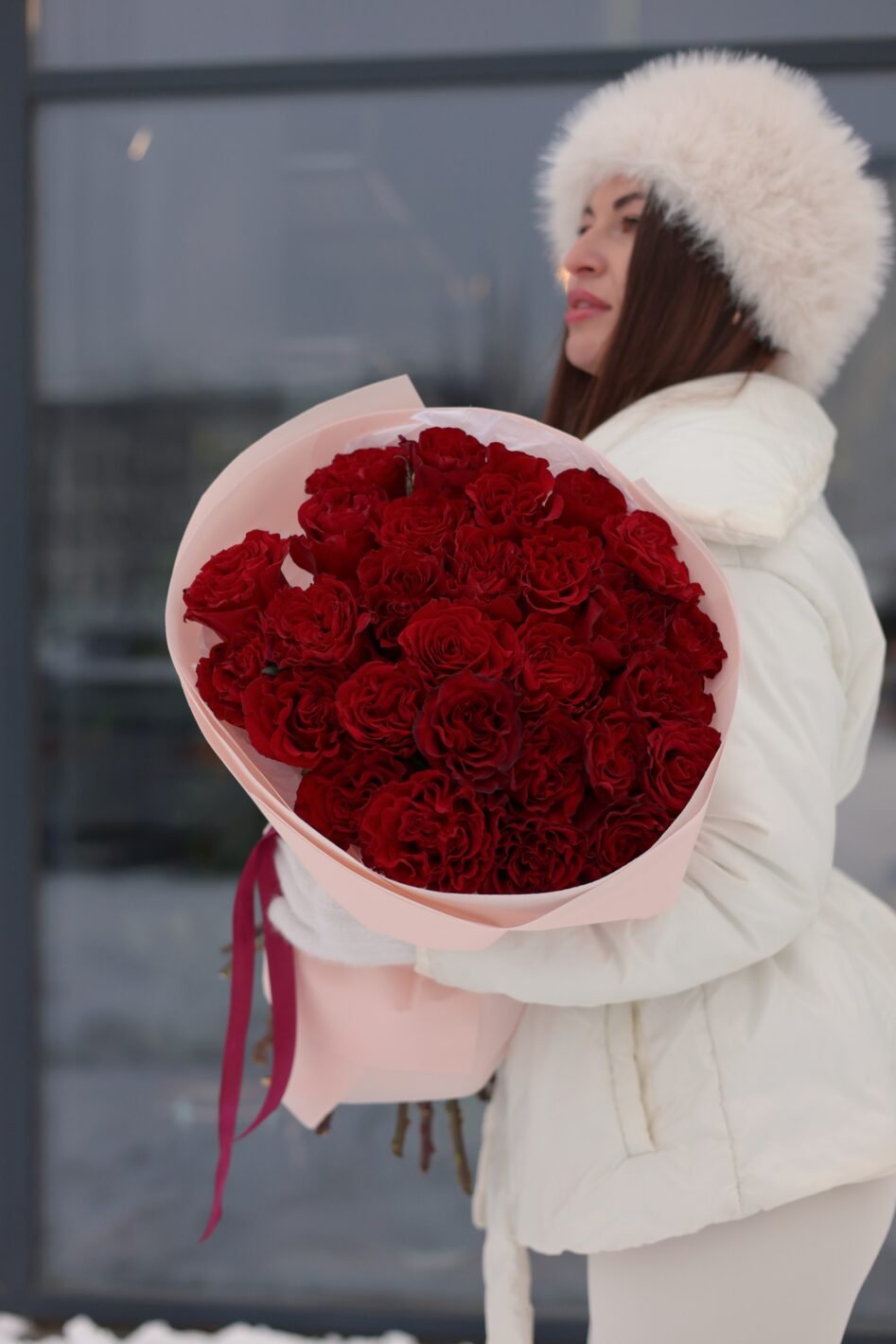 Processed with VSCO with v3 preset Букет з 25 піоновидних троянд Хартс - Image 1