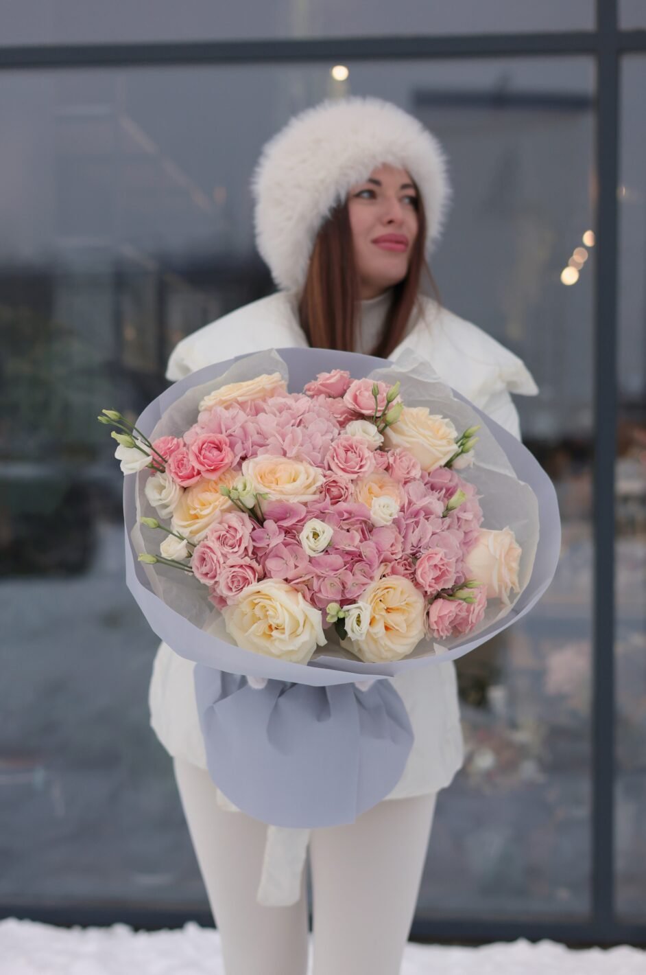 Processed with VSCO with v3 preset Букет із гортензій та піоновидних троянд - Image 1