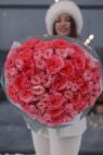 Букет з піоновидних троянд кенді Експрешен та Еббі