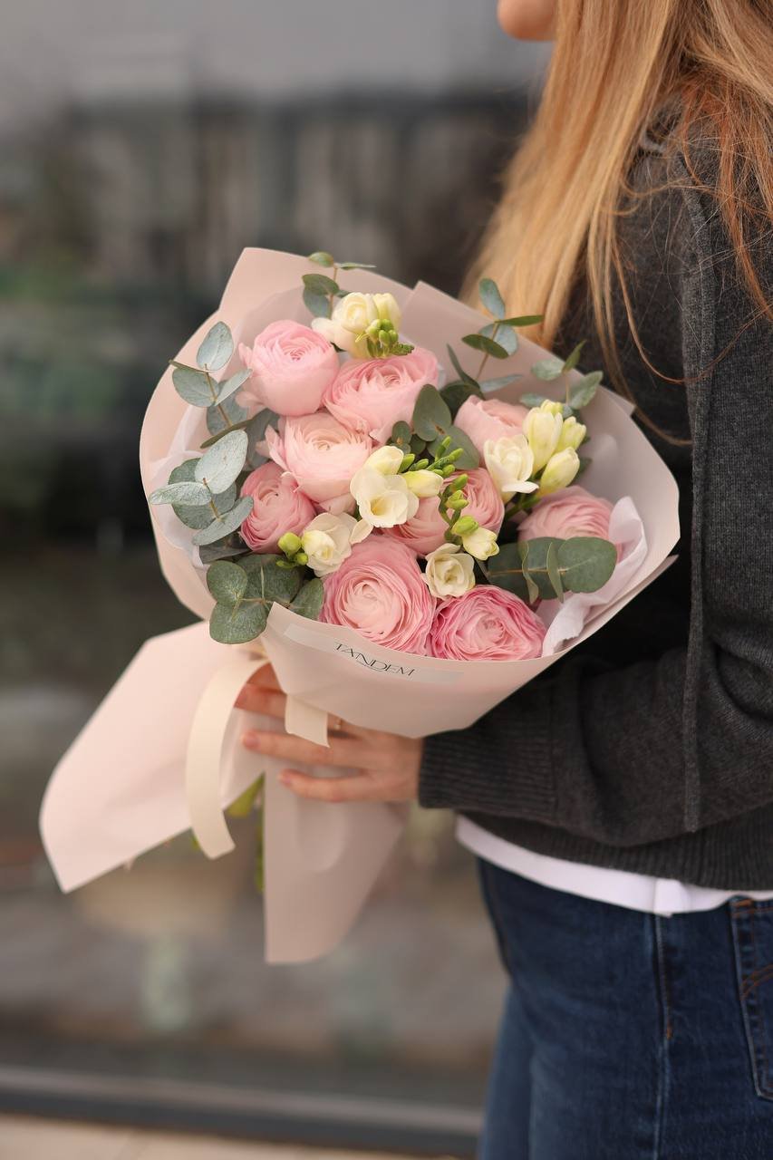 photo_2026-01-24_14-57-04 Поєднання ранункулюсів та фрезії - Зображення 1