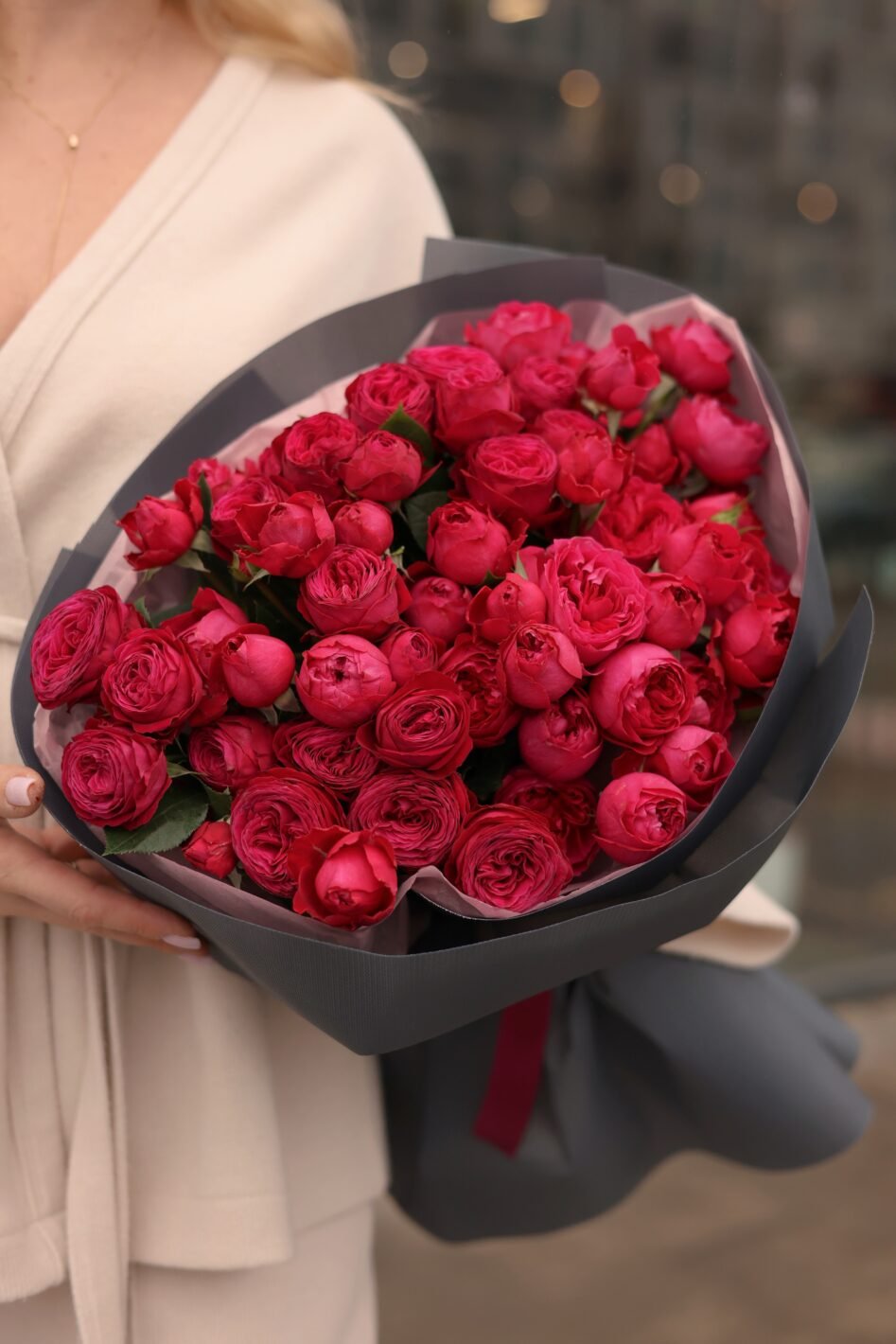 Processed with VSCO with v3 preset Букет з піоновидних троянд бомбастик - Image 1