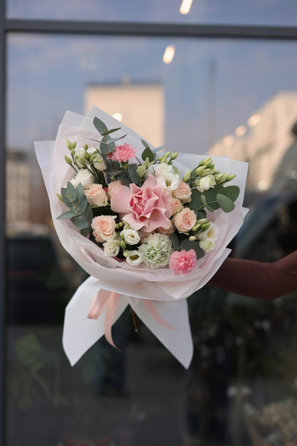 Processed with VSCO with v3 preset Букет-комплімент з мереживною трояндою - Зображення 1