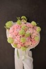 Букет із гортензій, троянд та вібурнума