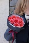 Букет із 9 піоновидних троянд Кенді