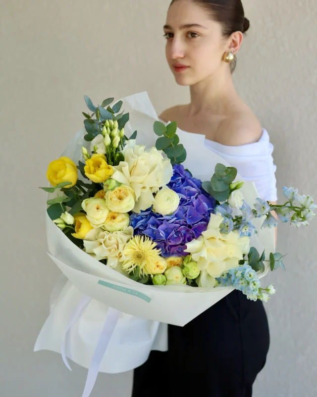 Одне з улюблених поєднань 😍
Коли невагомість крокує поруч із витонченістю. 

#квітиужгородзамовити #квіти #квітиужгород #доставкаквітівужгород  #flowers #foryou  #букети #букетиужгород #доставкаквітів #квітизакарпаття
#tandem_greenshop